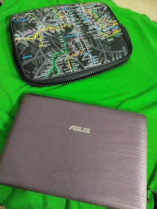 Ordenador portátil Asus + funda