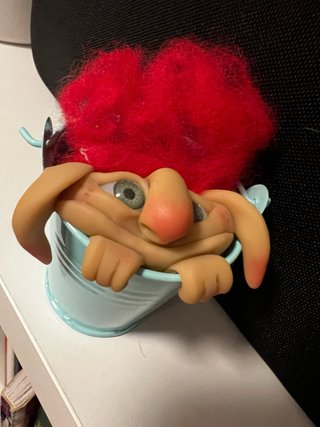 Figura Frikimonster con pelo rojo