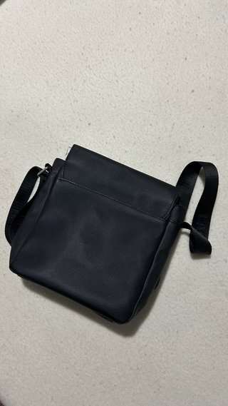 Bolsa transversal Lacoste preta