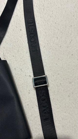 Bolsa transversal Lacoste preta