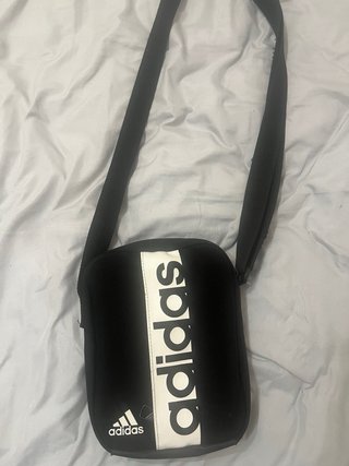 Riñonera Adidas Negra