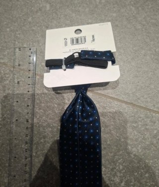 Corbata infantil azul con puntos blancos