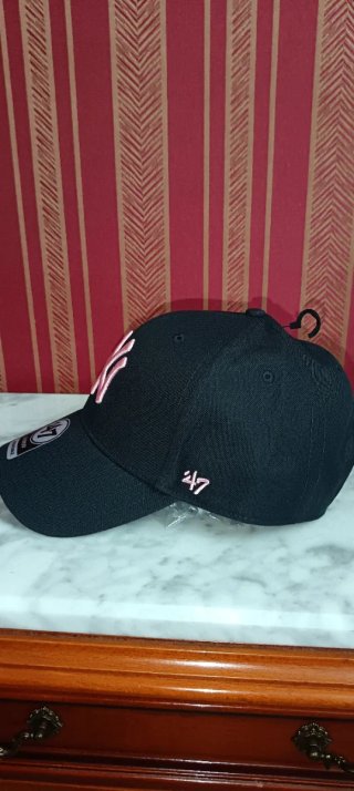 Gorra 47 Brand NY YANKEES Negra y Rosa