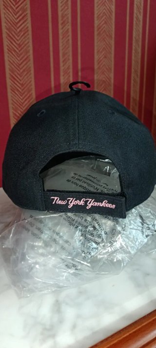 Gorra 47 Brand NY YANKEES Negra y Rosa