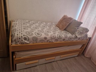 Cama nido madera con cajones.