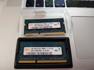 2x Hynix 1GB DDR3 PC3-8500 Módulos RAM