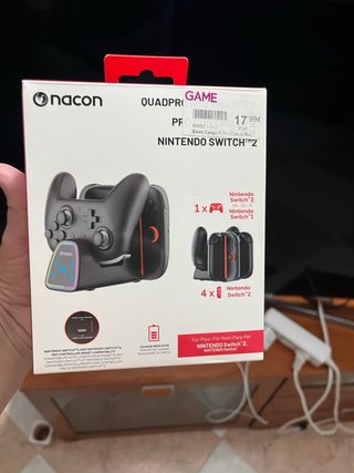 Soporte Nacon para mando Switch Pro