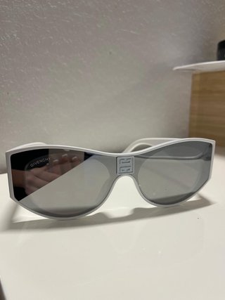 Gafas de sol Givenchy blancas y plateadas