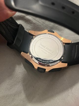 Reloj Time Force Cronógrafo Negro y Dorado