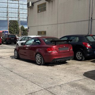 Alerón deportivo coche