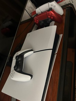 Playstation 5 Slim 1TB + 3 Mandos y cargador
