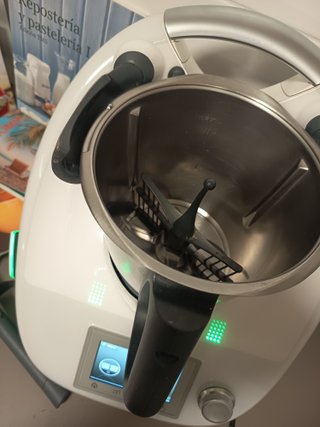 Thermomix TM5 + Cookidoo + Accesorios + Libros