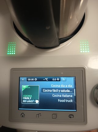 Thermomix TM5 + Cookidoo + Accesorios + Libros