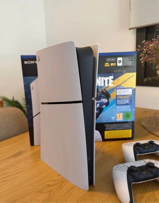 Playstation 5 1TB con 2 mandos y garantía