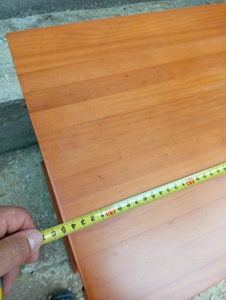 Mesita de noche de madera
