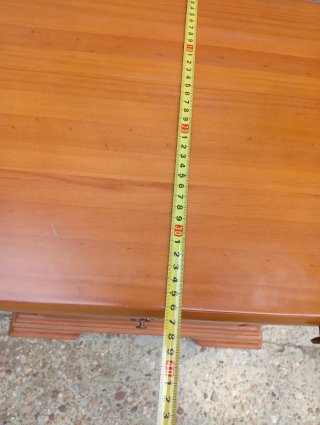 Mesita de noche de madera