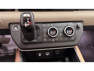 Land Rover Defender D240 SE 110 4WD Auto 177 kW (240 CV)