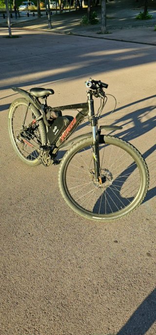 Bicicleta eléctrica Specialized negra