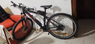 Bicicleta eléctrica Specialized negra