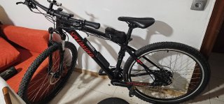 Bicicleta eléctrica Specialized negra