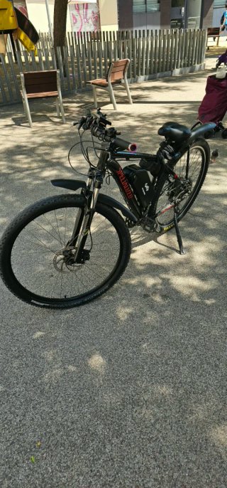 Bicicleta eléctrica Specialized negra