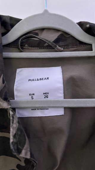 Chaqueta militar con adornos