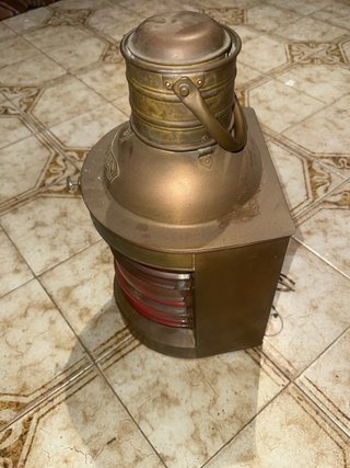 Farol náutico de cobre latón y cristal rojo