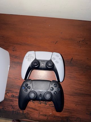 PS5 + 3 Juegos + 2 Mandos + Carcasa Negra