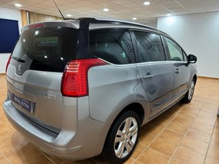 Peugeot 5008 2015