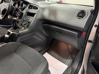 Peugeot 5008 2015