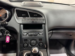 Peugeot 5008 2015