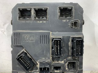 CAJA RELES / FUSIBLES CITROEN C3 9653667380