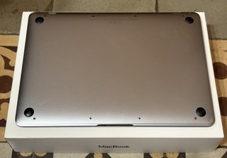 ULTRALIGERO Macbook Retina 12" con macOS y Windows