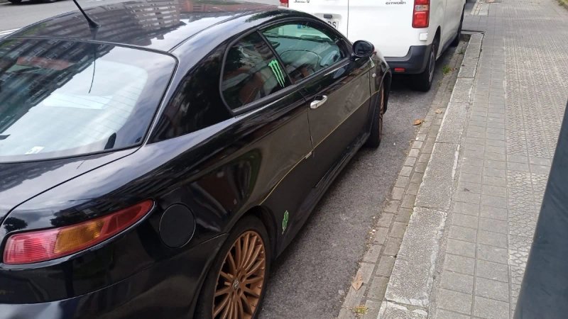 Alfa Romeo GT 2004 - foto 1