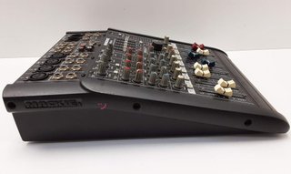 otro equpamiento dj mackie dfx-6