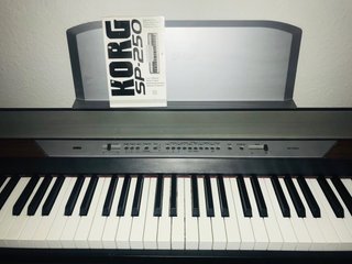 Piano KORG SP-250 - Poco uso