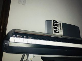 Piano KORG SP-250 - Poco uso