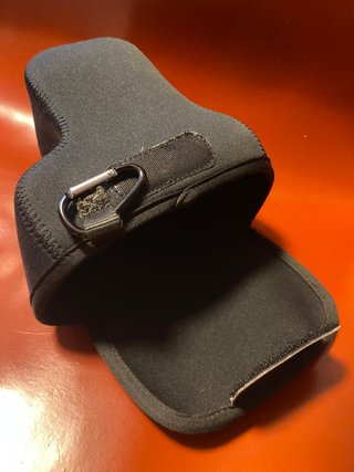 Estuche MegaGear Neopreno Negro