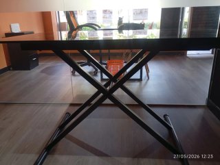 Mesa elevable cristal negro patas metal