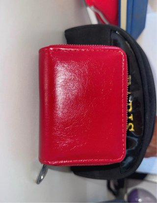 Monedero piel rojo Stradivarius