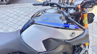 Yamaha MT09 SP Negra y Dorada