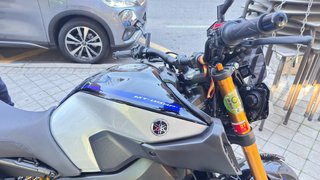 Yamaha MT09 SP Negra y Dorada