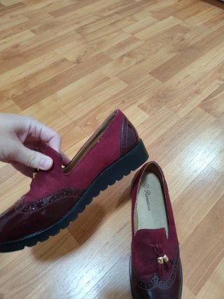 Mocasines burdeos con flecos