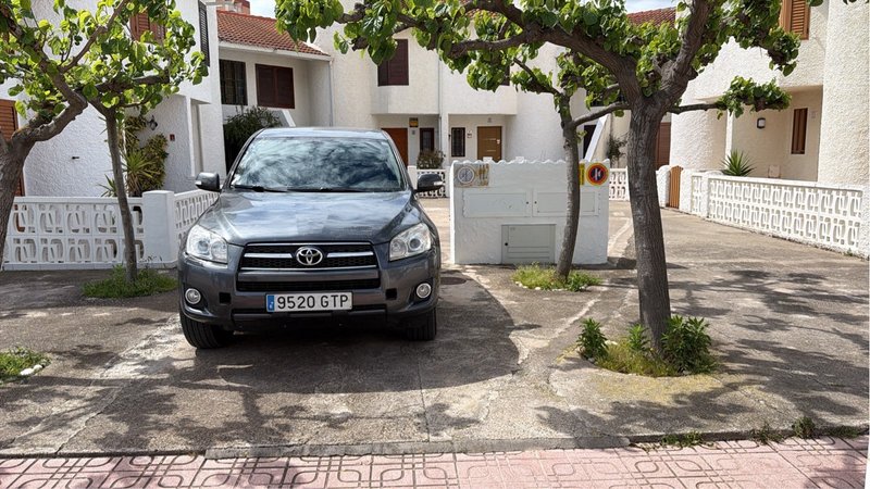 Toyota RAV4 2010 - foto 1