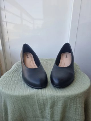 Zapatos de tacón negros