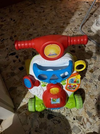Moto correpasillos Clementoni