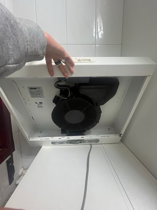 Campana extractora cocina blanca