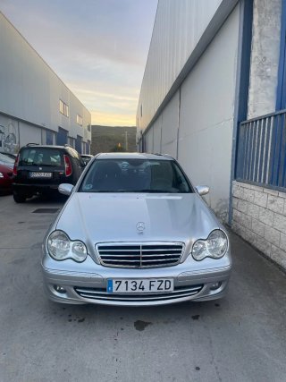 Mercedes-Benz Clase C 2006