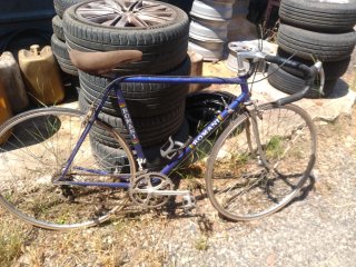 Bicicleta antigua de carretera romani
