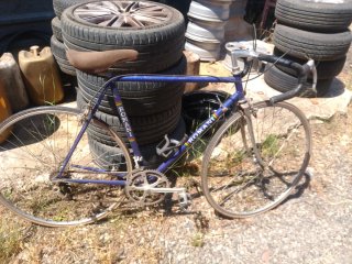 Bicicleta antigua de carretera romani